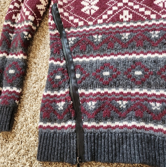 Ann Taylor Women's Wool Blend Sweater - Burgundy and Gray - Size M - Picture 3 of 8